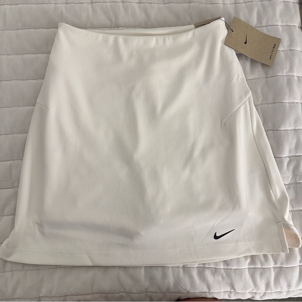 Nike Women's White Golf Skort